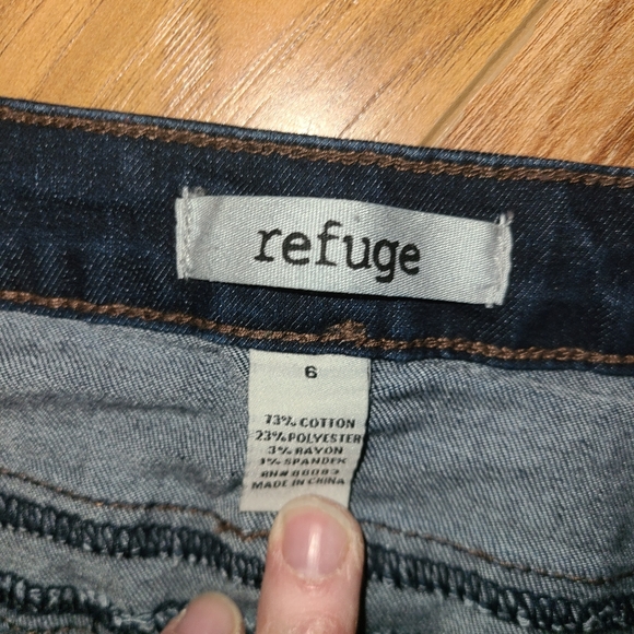 Aeropostale and Refuge jeans - Picture 8 of 8